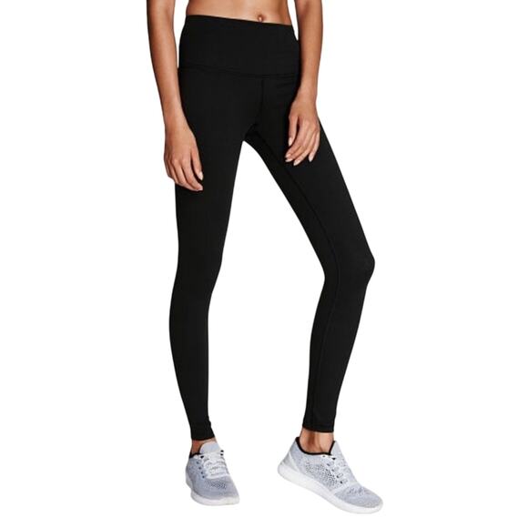 Victoria's Secret Pants - NWT Victoria’s Secret Sport Knockout Tight Leggings Med Rise Solid Black Size S